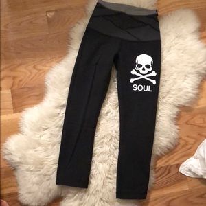 wunder under crop with skull- soulcycle